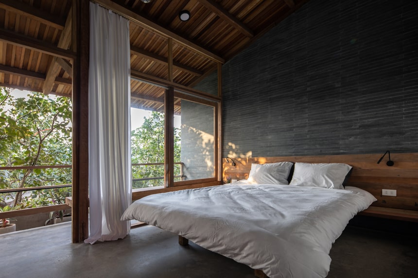 Pomelo Queen Stone Room 