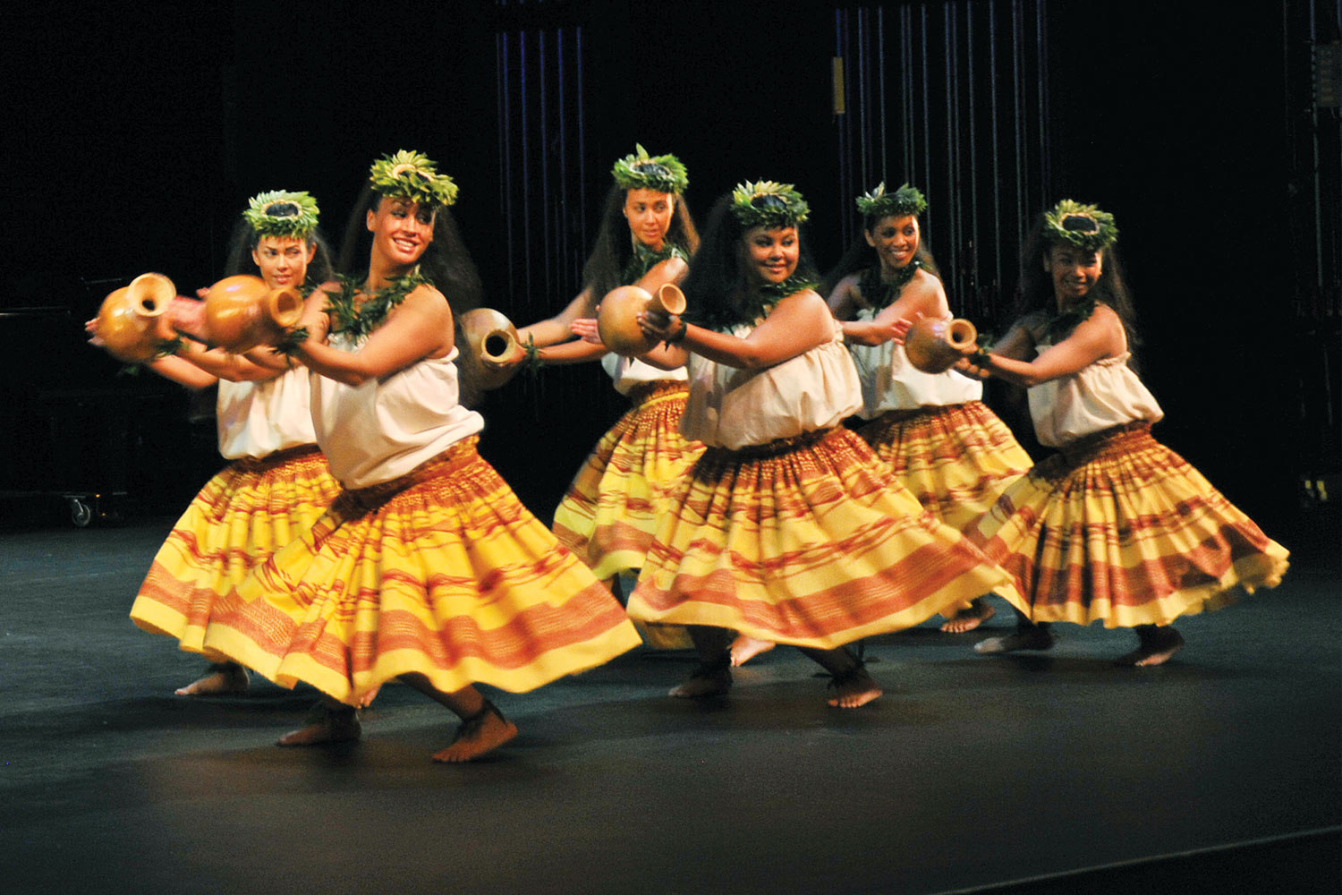 Điệu nhảy truyền thống của người Hawaii chính là Hula - Olalani