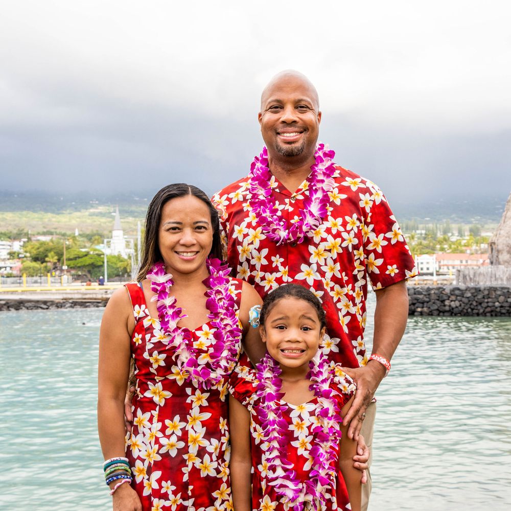 Rất dễ để nhận ra trang phục truyền thống của người dân Hawaii - Olalani